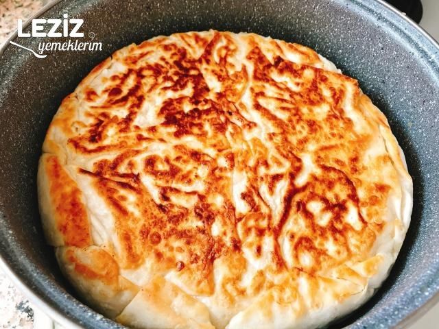 Tavada Pratik Hazır Yufkadan Peynirli Börek (Su Böreği Tadında)