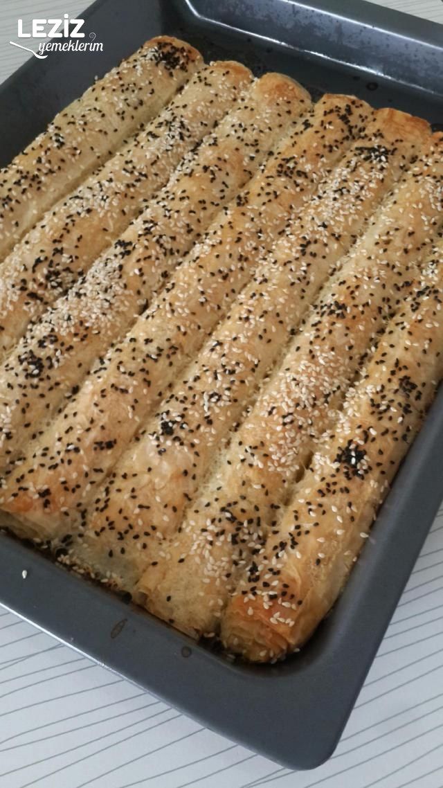 Baklavalık Yufkadan Kıymalı Börek