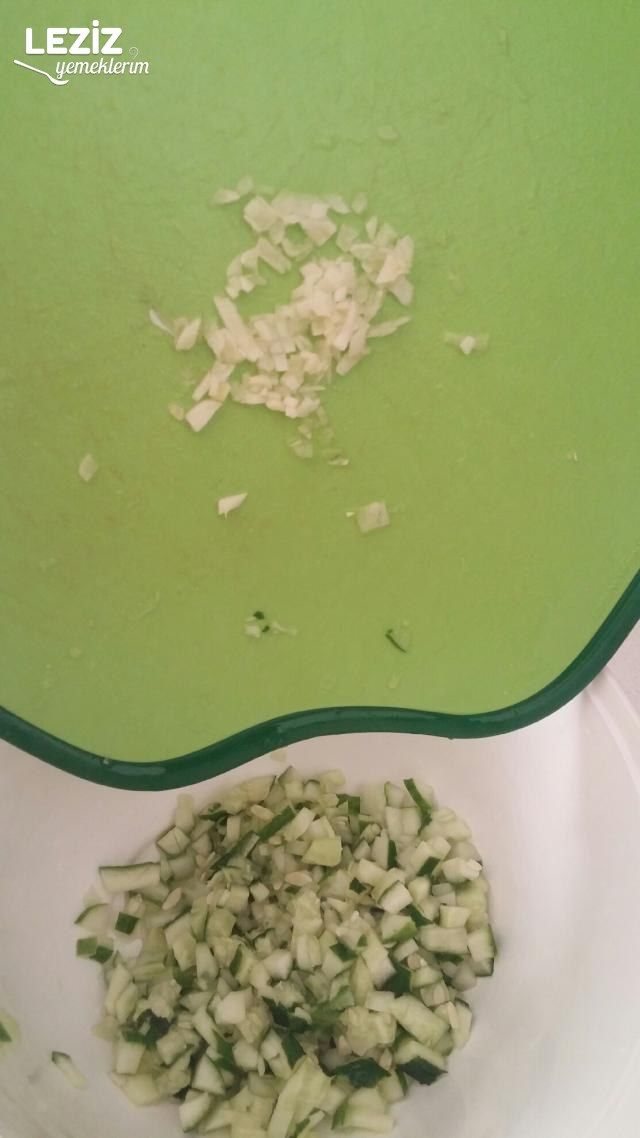 Cacık Nasıl Yapılır (Aşamalı Anlatım)