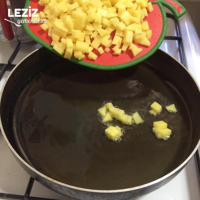 Patatesli Omlet Nasıl Yapılmalı?