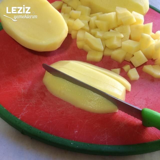 Patatesli Omlet Nasıl Yapılmalı?