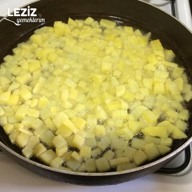 Patatesli Omlet Nasıl Yapılmalı?