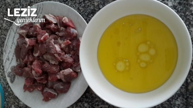 Et Marinesi (Soğan, Süt Ve Zeytinyağı İle)