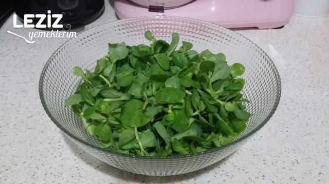 Zeytinyağlı Semizotu Salatası Nasıl Yapılır?