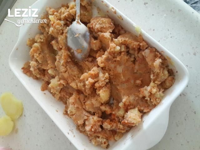 Hazır Yufka İle Patatesli Börek
