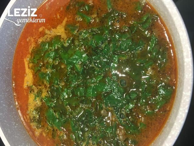 Pazılı Erişteli Yeşil Mercimek Çorbası