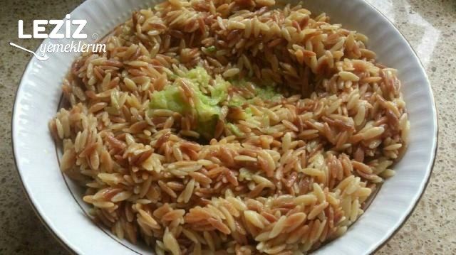 Yoğurtlu Şehriyeli Kabak Salatası