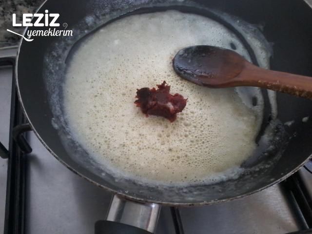Sarımsaklı Un Çorbası Tarifi