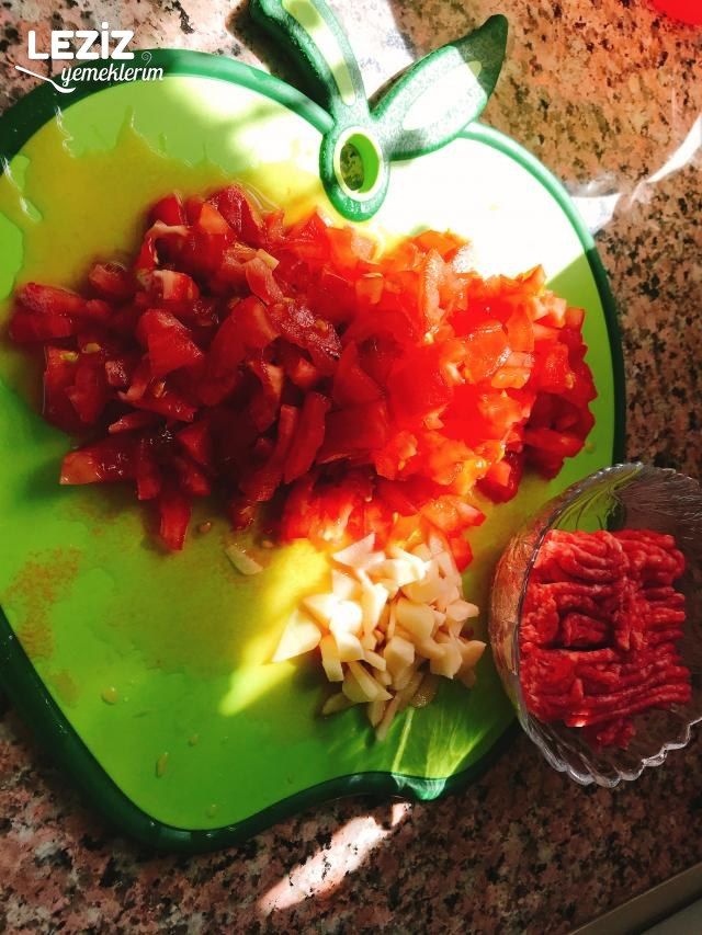 Kıymalı İmam Bayıldı Yemeği