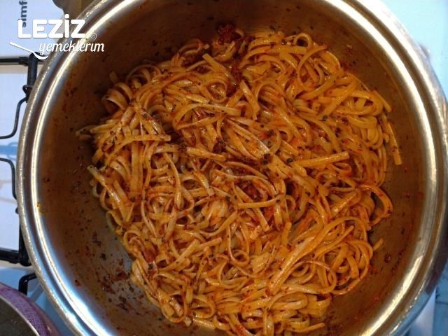 Kekikli Salçalı Spagetti