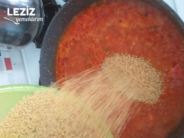 Zeytinyağlı Sebzeli Bulgur Pilavı