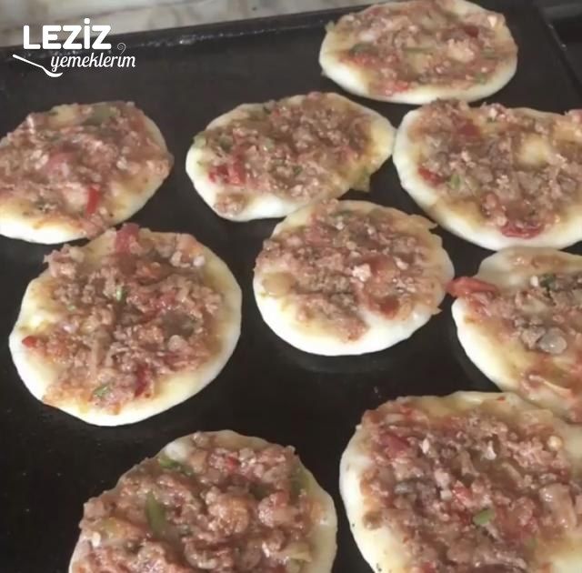 Kuş Gözü Lahmacun (Minik Lahmacun)