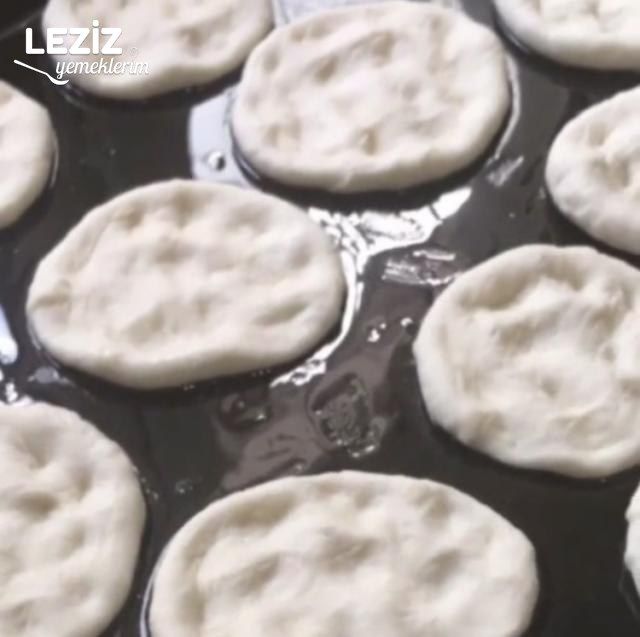 Kuş Gözü Lahmacun (Minik Lahmacun)