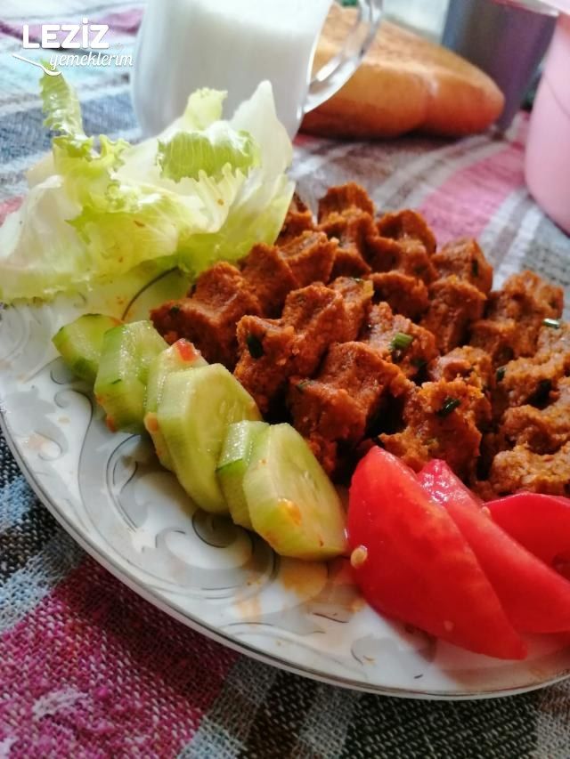 Ceviz Soslu Çiğ Köfte