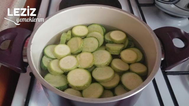 Beşamel Soslu Kıymalı Kabak Yemeği
