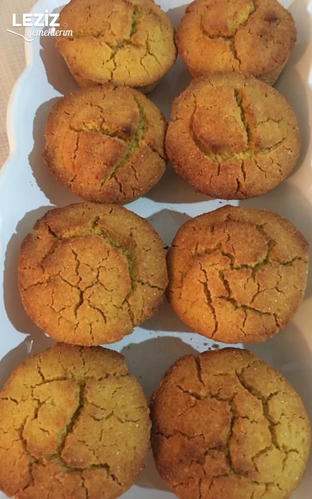 Muffin Kalıbında Mısır Ekmeği