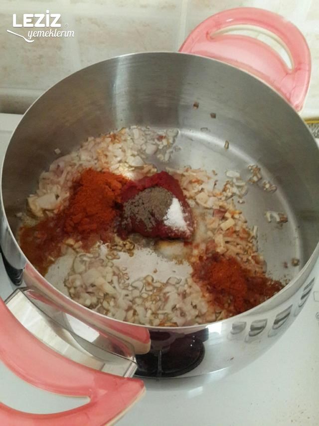 Toprak Kapta Tavuk Yemeği