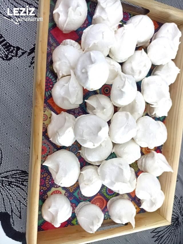 Mereng (Beze, Köpük Kurabiye) Yapımı