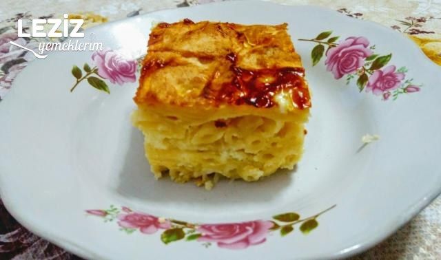 Yufkalı Makarna Böreği