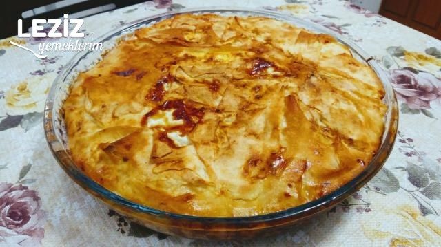 Yufkalı Makarna Böreği