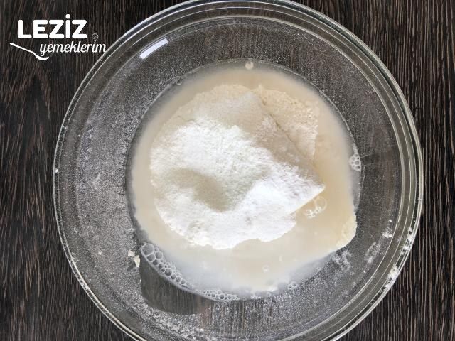 Evde Pizza Tarifi (Mayasız Pizza Hamuru İle)