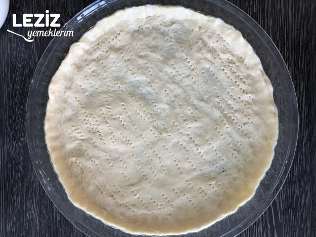 Evde Pizza Tarifi (Mayasız Pizza Hamuru İle)