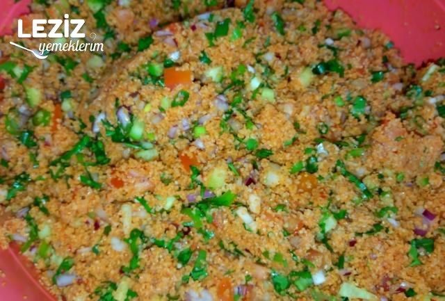Sarımsaklı Kısır (Kek Kalıbında)