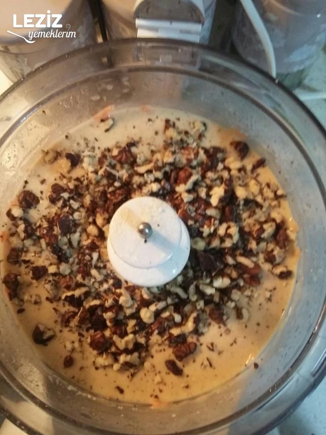 Cevizli Havuçlu Tarçınlı Kek
