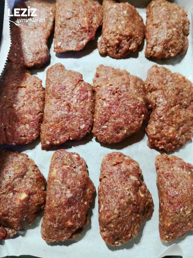 Leziz Kaşarlı Köfte