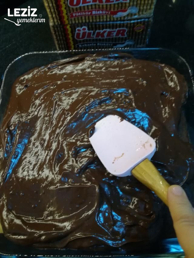 İki Renkli Kumlu Pasta