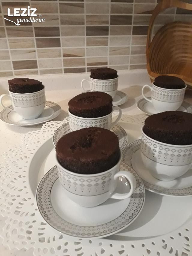 Sufle Tadında Fincanda Kek