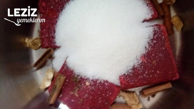 Lohusa Şerbeti (Yeni Doğum Yapan Annelere)