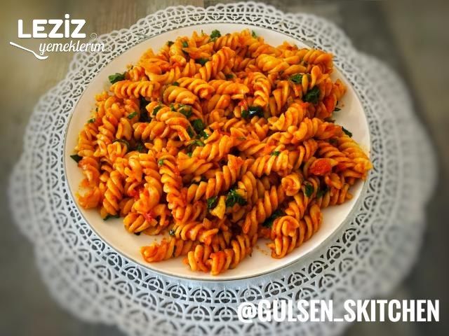 Kuru Soğanlı Enfes Makarna