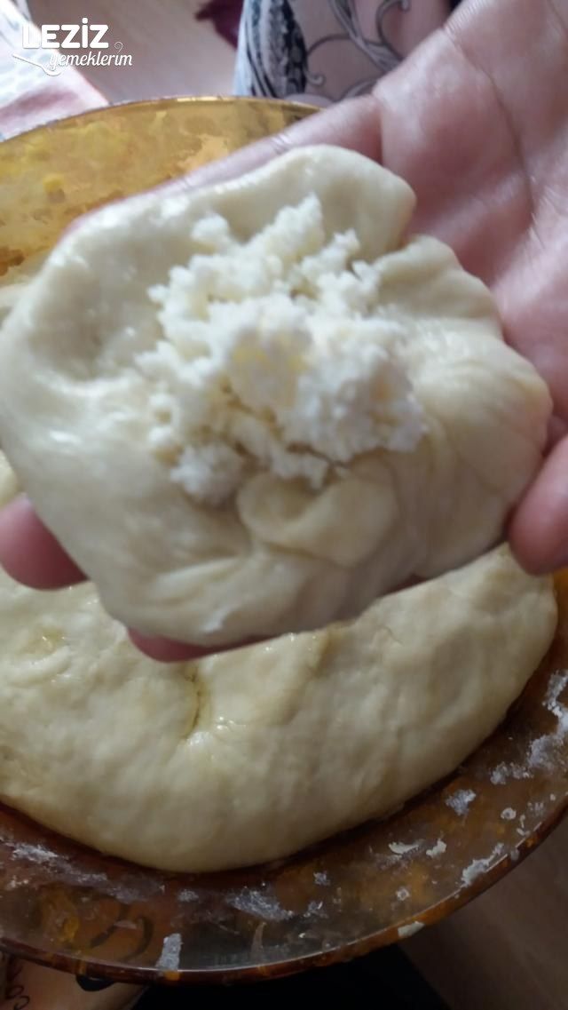 Nefis Peynirli Pamuk Poğaça Tarifi