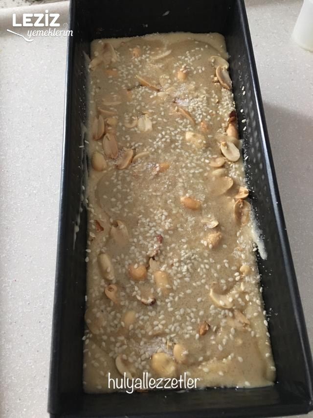 Yer Fıstıklı Tahinli Kek