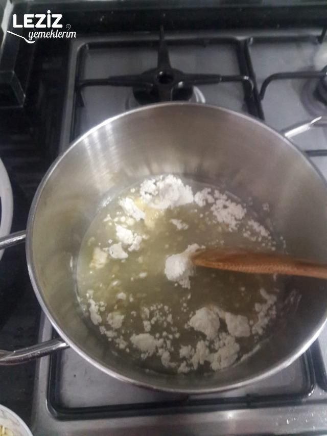 Et Suyuna Arpa Şehriye Çorbası