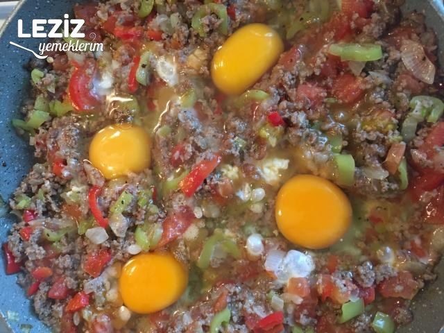 Lezzetli Şahane Kıymalı Yumurta