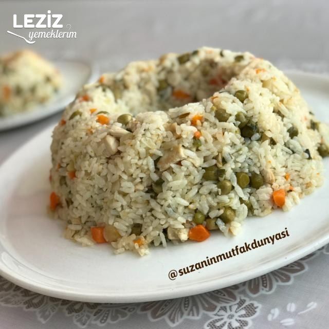 Tavuklu Garnitürlü Pirinç Pilavı