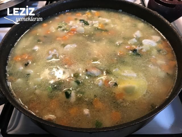 Tavuklu Garnitürlü Pirinç Pilavı