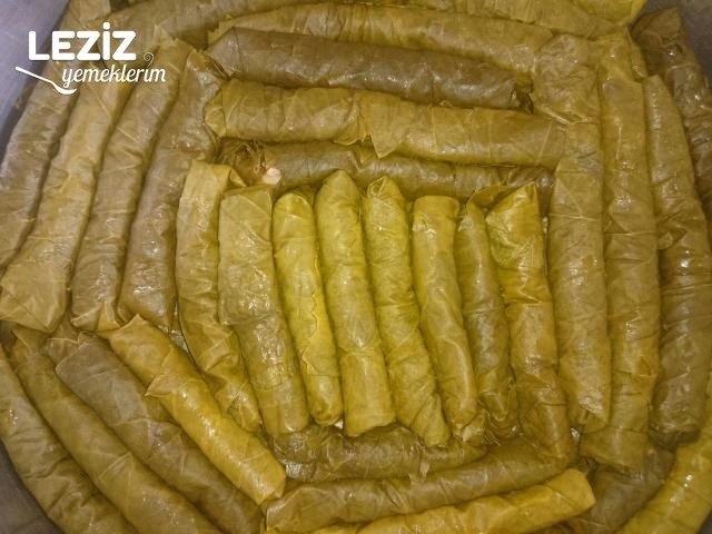 Zeytinyağlı Yaprak Sarma (Bulgurlu Ve Pirinçli)