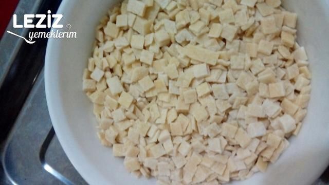 Nefis Erişte Çorbası (Kesme, Çorbalık Erişte)