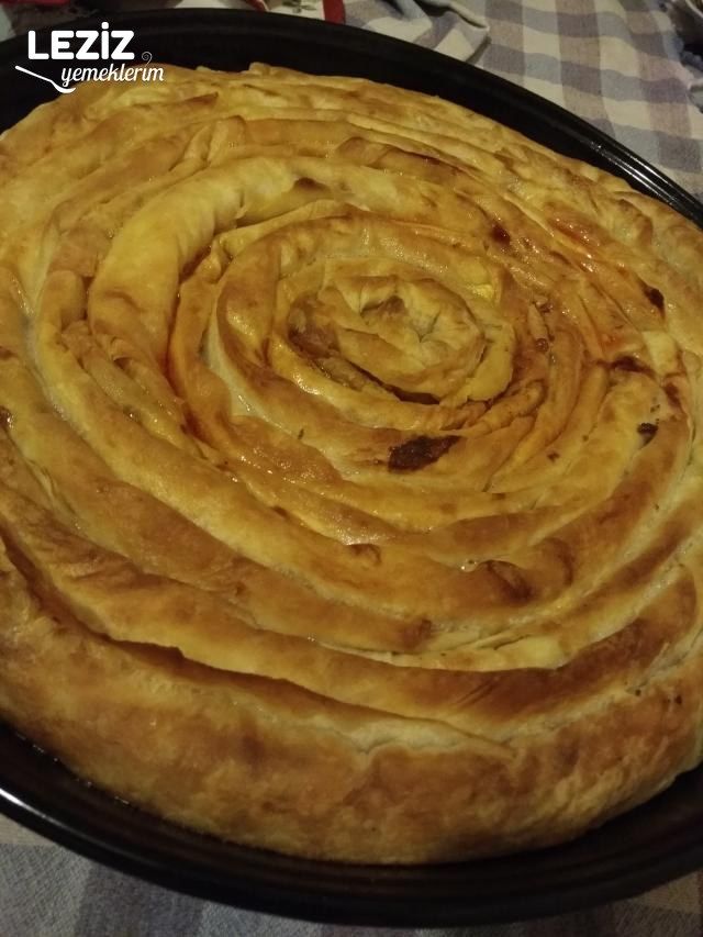 Kıymalı Tepsi Böreği