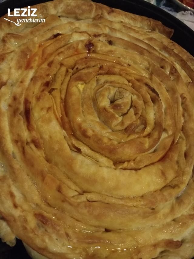 Kıymalı Tepsi Böreği