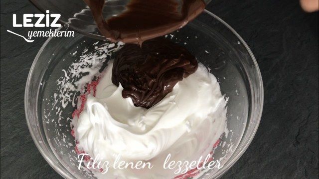 3 Malzemeli Browni Görünümlü Sufle Tadında Kurabiye