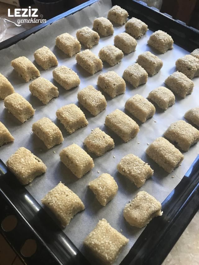 Tahinli Susamlı Kurabiye