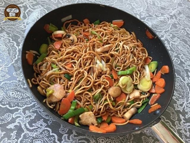 Asiatische Makarna