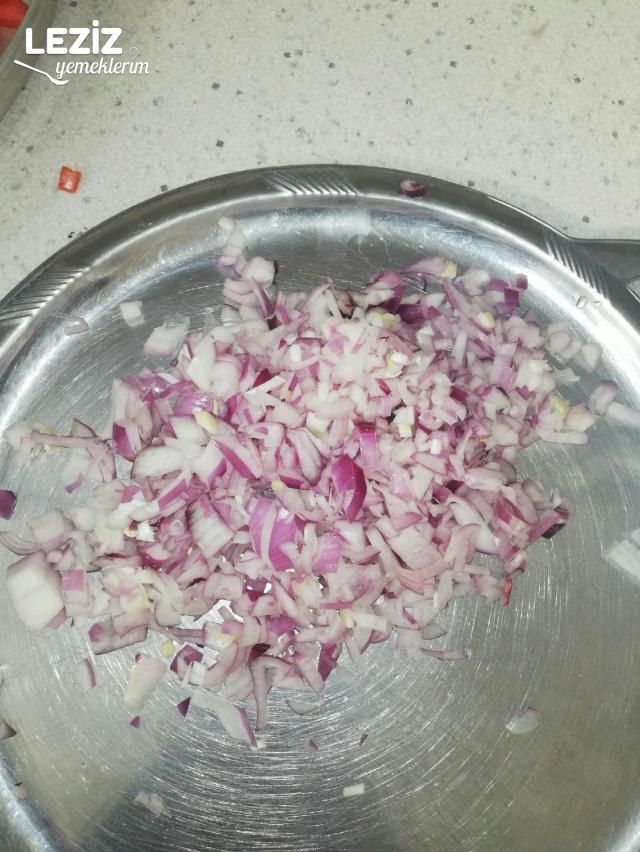Pizza Tavasında Tavuk Pirzola Saç Kavurma