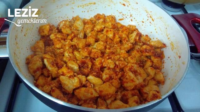 Bezelyeli Patatesli Tavuk Yemeği