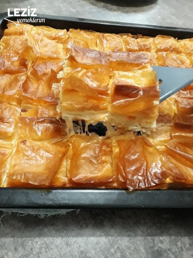 3 Gün Çıtır Kalan Peynirli Börek Tarifi