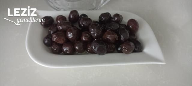 Evde Kahvaltılık Siyah Zeytin Nasıl Yapılır (Püf Noktaları İle)